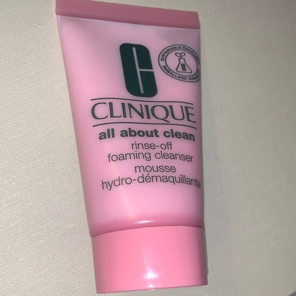 CLINIQUE FOAMING FACIAL CLEANSER 30 ML (travel) - Picture 3 of 5